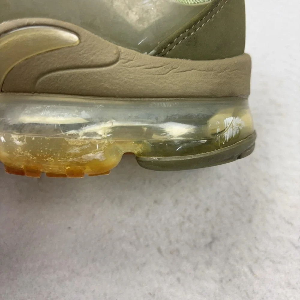 Nike Air Vapormax Plus Shoes Mens Size 10 Green Cushioned Sneakers FD0779-386